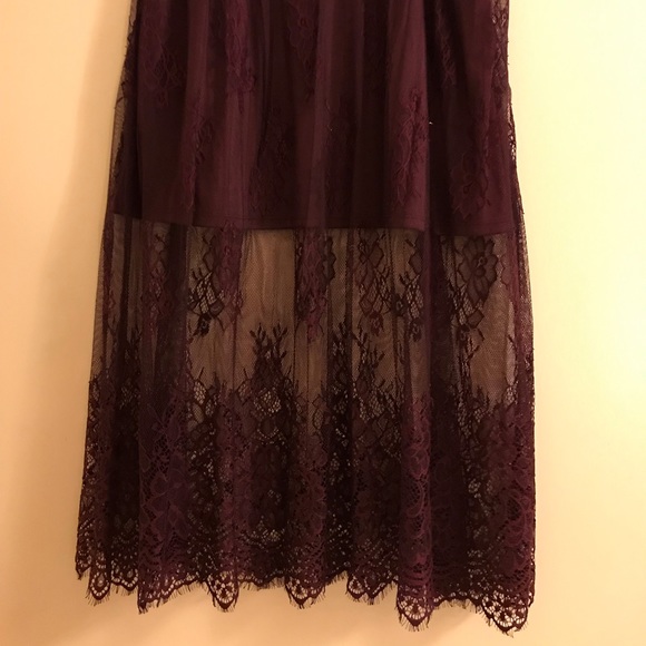 Burgundy skirt - Picture 2 of 2